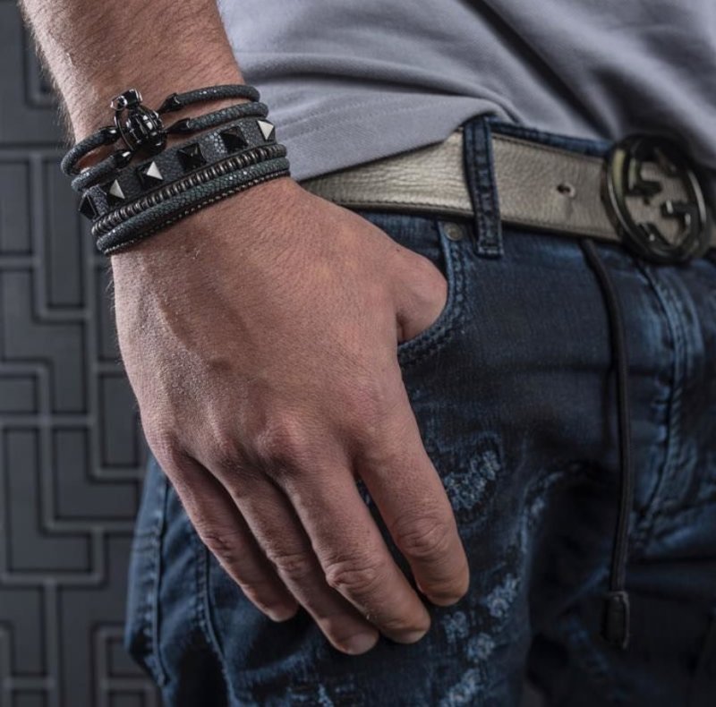 
                  
                    Gray stingray bracelet with black PVD studs (Unisex)
                  
                