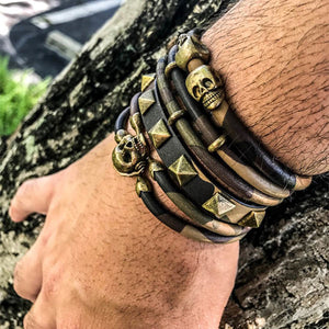 
                  
                    Camouflage Brown Leather with Antique Brass Double skull
                  
                